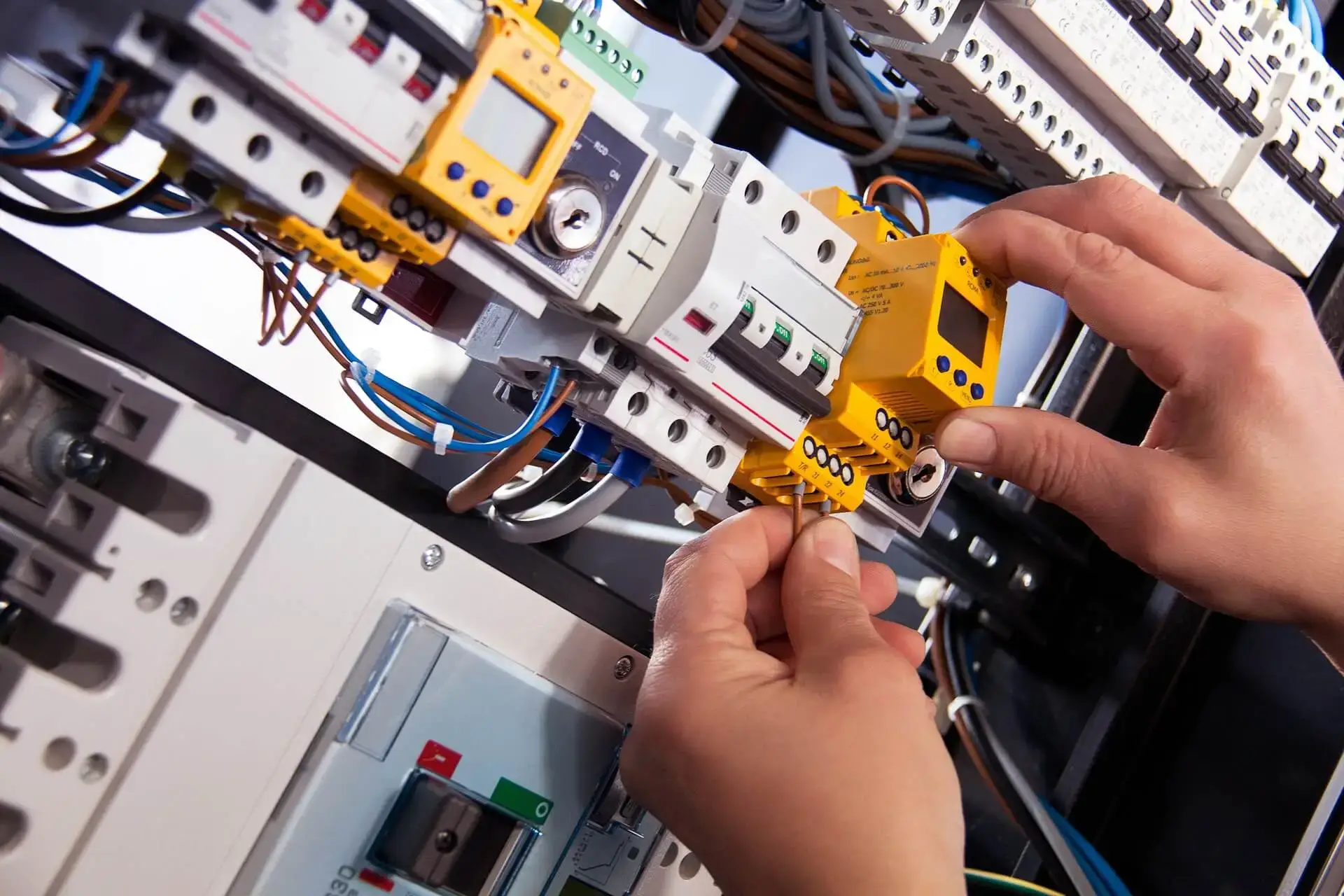 Certified electricians in Dagenham